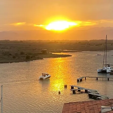 Apartmán A 80m, Vue Canal, Marina, Pyrenees Roses